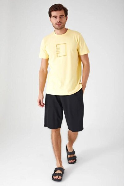 Arnetta Чоловічий комплект шортів-бермудів жовтого кольору