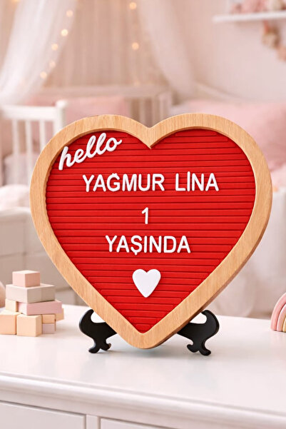 fikirstore Ahşap Kalp Çerçeveli Özelleştirilebilir Mesaj Panosu Kırmızı Zemin...
