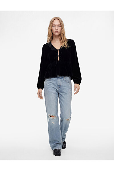 Koton slim fit Bluză din catifea cu decolteu în V, cu mâneci cu balon, brodat...