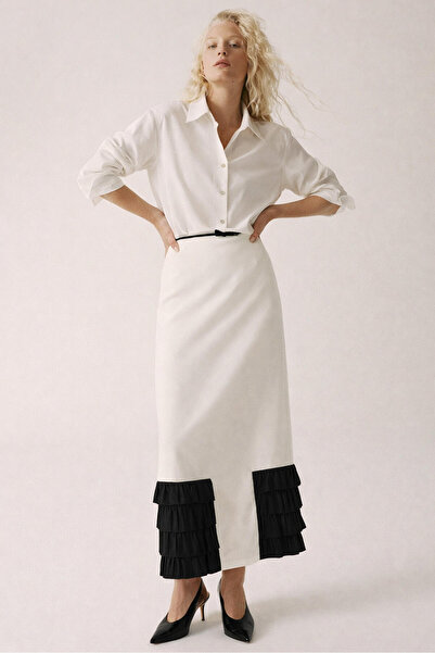 Touché Privé تنورة كريب مزينة بالتفاصيل المطرزة