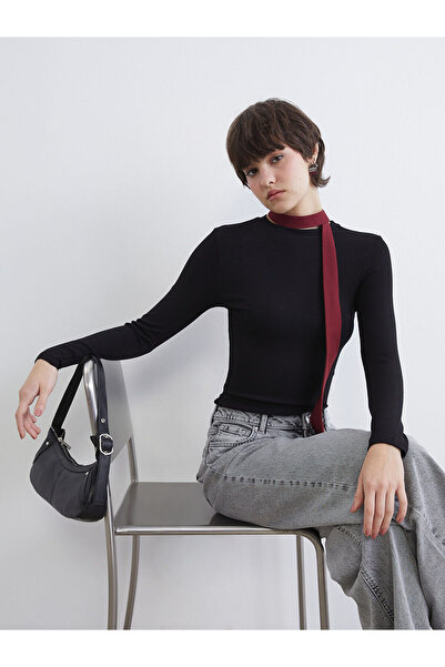 LC Waikiki Özmarka Νέα Σεζόν Γυναικείο Κορμάκι με Λαιμόκοψη Ποδηλάτου και Ριμ...