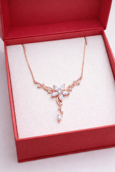 ÇEKİRDEK JEWELRY 925 Ayar Gümüş Sarmaşık Yıldızlı Kolye