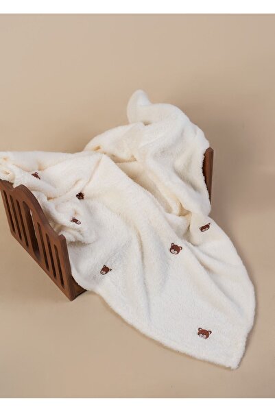 DensHaus بطانية أطفال مطرزة بنمط تيدي بير 90×110 كريمي ويل سوفت