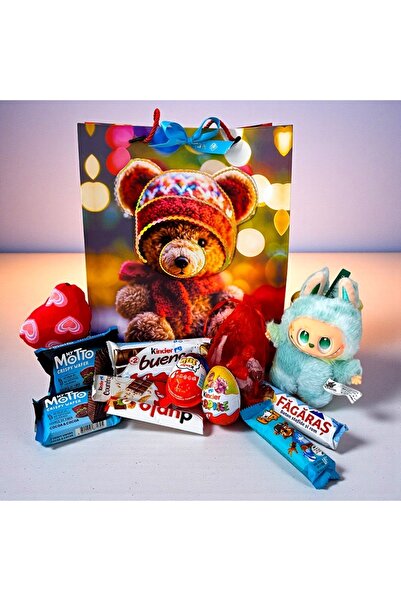 velve Pachet cadou cu selectie de dulciuri, jucarie LaBubu model surpriza,ini...