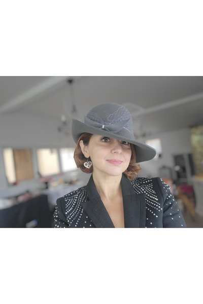 Miss Hat Elegant grey wool felt hat with removable veil