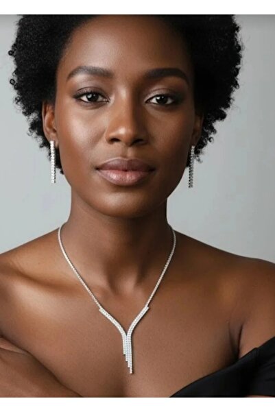 Mihra Aksesuar طقم أقراط وقلادة متألقة