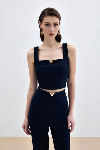 Sateen بلوزة ياكا مع إكسسوارات ذهبية - أزرق داكن