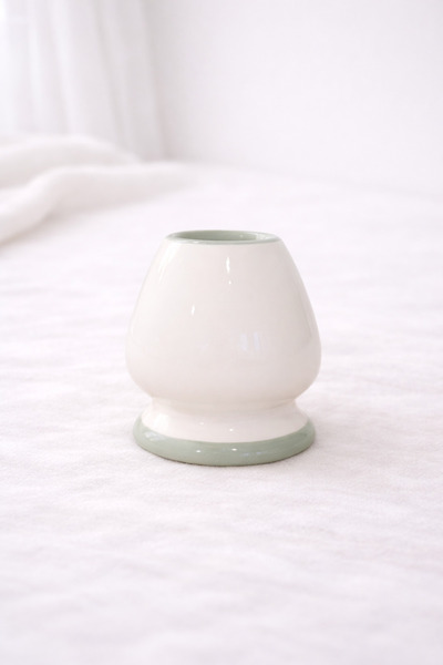 Seramonya Whisk Tutucu