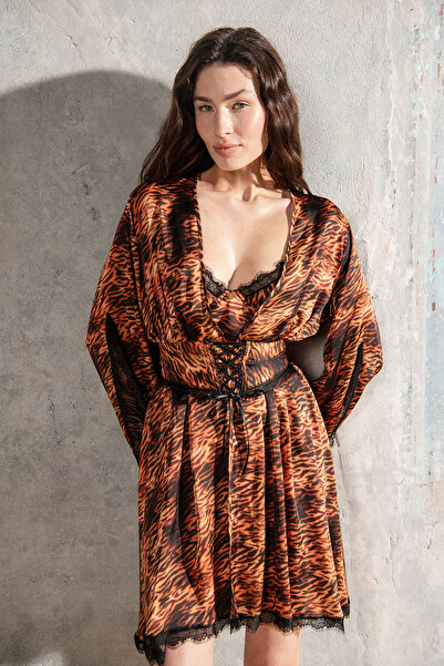 Feu De Elu Robă scurtă din satin cu model Lioran cu detaliu din dantelă / Kimono