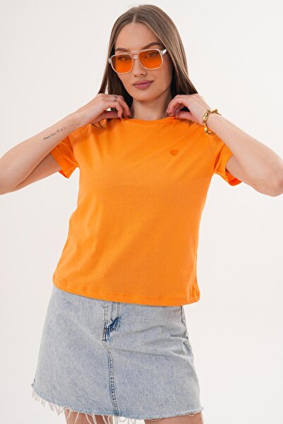 ŞİMAL Жіноча футболка з вишивкою у вигляді серця та велосипедним коміром - 26...