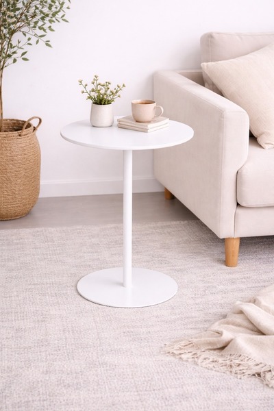 Arnohome طاولة جانبية دائرية مودرن بقاعدة معدنية سوداء – تصميم أنيق وخفيف لغر...