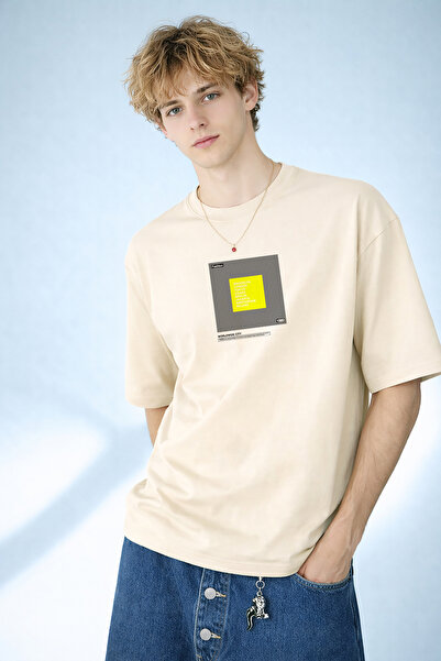 caddekombin Men's Worldwide City Printed Cities of the World T-Shirt in Beige