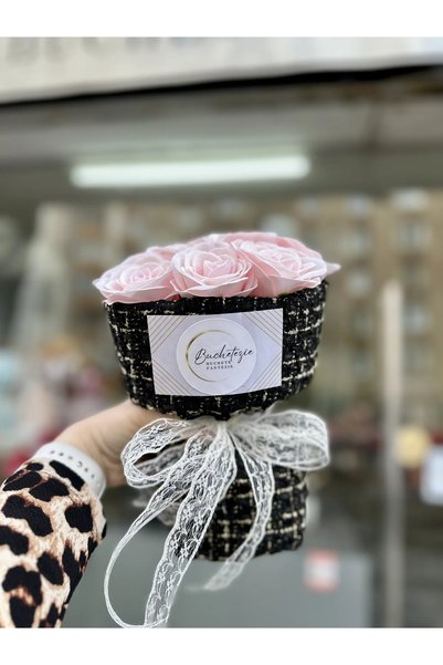 Buchetezie Buchet Cadou Femei Buchet Miss Pretty cu Trandafiri de Săpun