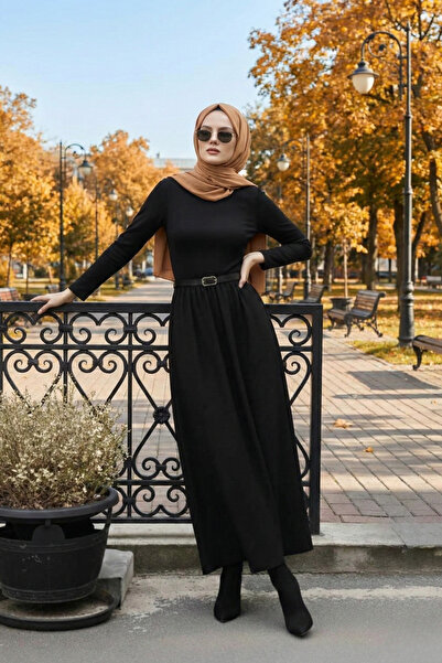 Zeneva Collection Rochie lungă neagră cu decolteu tip bicicletă și centură