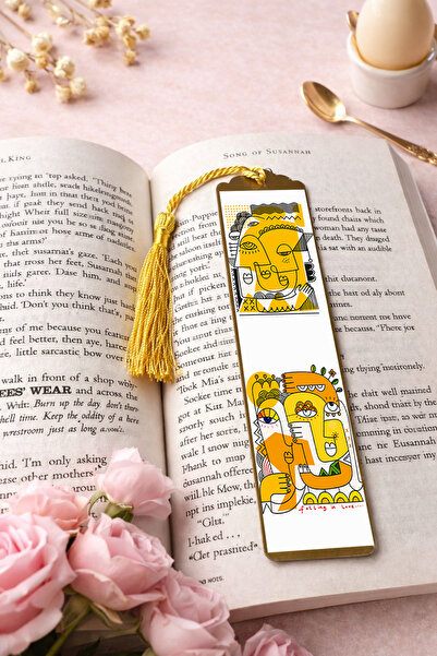 RenkliİzlerAtölyesi فاصل كتب معدني بتصميم لوحة فنية (قصص هادئة)