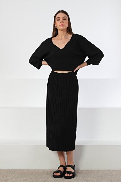 Ferraro Black Midi Length Pleated Viscose Women's Knitwear Skirt