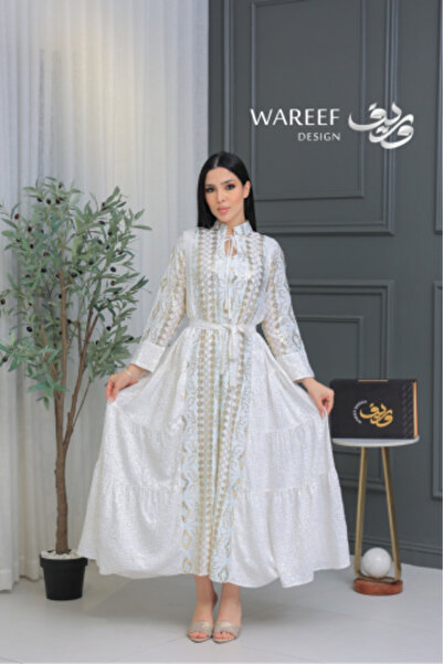 WAREEF FASHION Off-white jalabiya with geometric gold embroidery and a flowin...