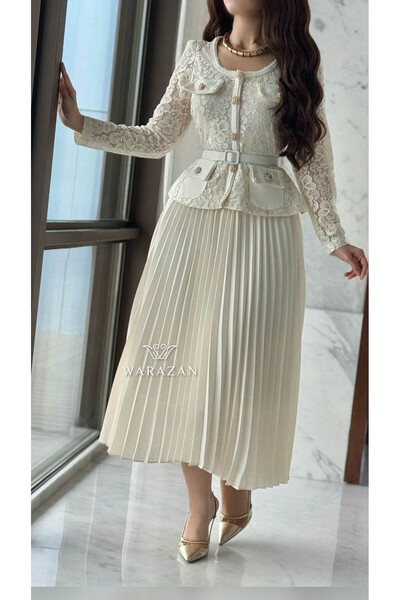 Warazan Elegant dress with a pleated skirt