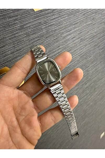 LOOQ Steel Strap Calendar Women's Wristwatch