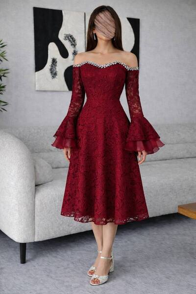 Calissa Store Soft red midi dress with sleeves