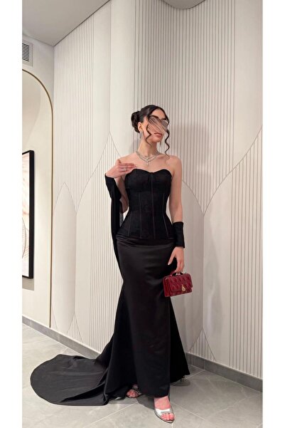 LMAURA A dress that exudes femininity