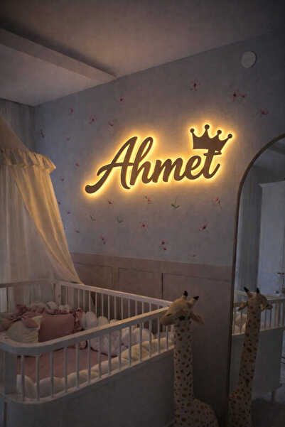 MB DEKOR ATÖLYESİ Kişiye Özel Taç Detaylı Işıklı MDF İsimlik – Gün Işığı LED