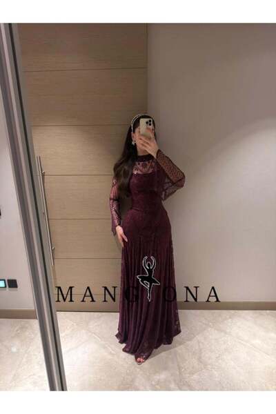 MANGONA Luxurious long evening dress in a dark burgundy color, fully embroide...