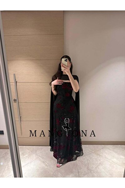MANGONA فستان سهرة طويل فاخر لون أسود مطرز ورود حمراء وخرز مع وشاح شيفون للمن...