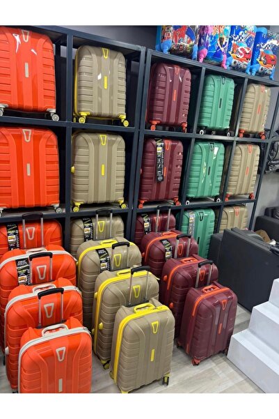 leon First Polo’s Kırılmaz silikon valiz