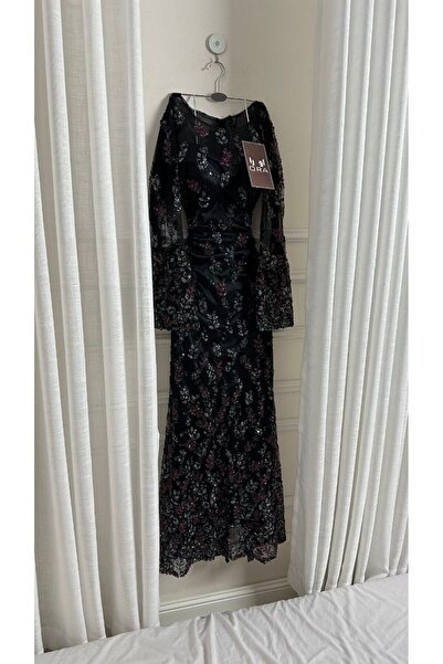 Ora Black tulle evening dress