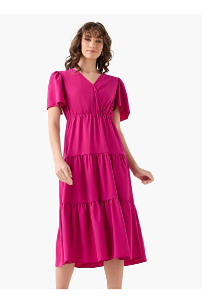 FAV فستان ميدي ملفوف متعدد الطبقات بياقة على شكل حرف V