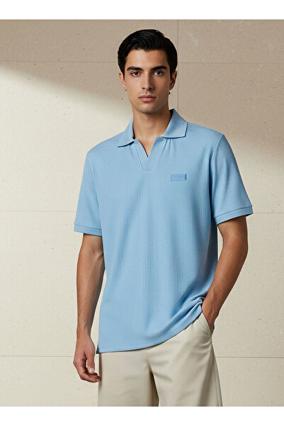 Lee Cooper تيشيرت بولو رجالي بقصة عادية، بياقة وأكمام قصيرة، مضلع