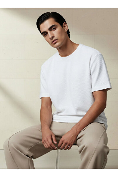 Lee Cooper تيشيرت رجالي فضفاض بياقة دائرية وأكمام قصيرة مضلعة