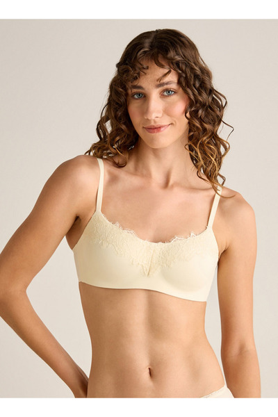 FAV Padded Bra Full Coverage Lace Trim Seamless