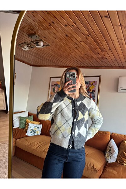 Butik SARI GRİ BAKLAVA DESENLİ HIRKA