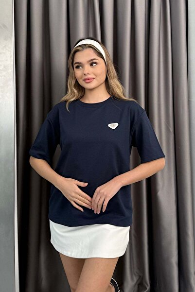 GİYSA Women's Crew Neck T-Shirt with Accessory Detail in 2 Strands Navy Blue ...