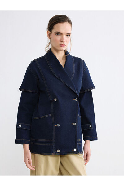 LC Waikiki جاكيت جينز نسائي باللون الأزرق الداكن بأزرار على الجهتين