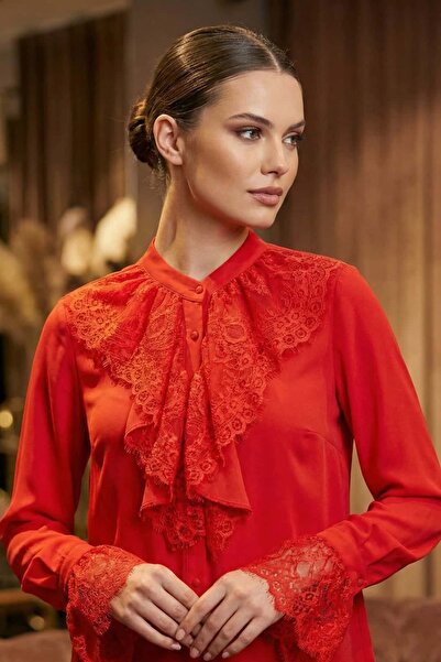 CRYSTALİA Yaka ve Manşetleri Dantel Detaylı Kırmızı Kadın Gömlek