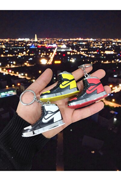 HK GİFT SHOP AYAKKABI FİGÜRLÜ ANAHTARLIK KULLANIMLI GAZLI ÇAKMAK