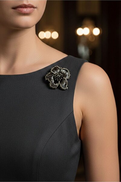 Osha Aksesuar Işıltılı Siyah Taşlı Büyük Boy Çiçek Broş - Ceket ve Yaka Akses...
