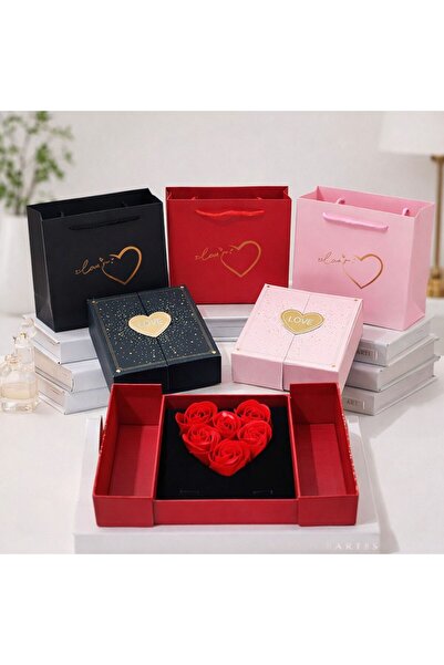 Flowersbox Cutie Cadou cu Flori din Săpun Parfumate în Formă de Inimă 23cm, c...