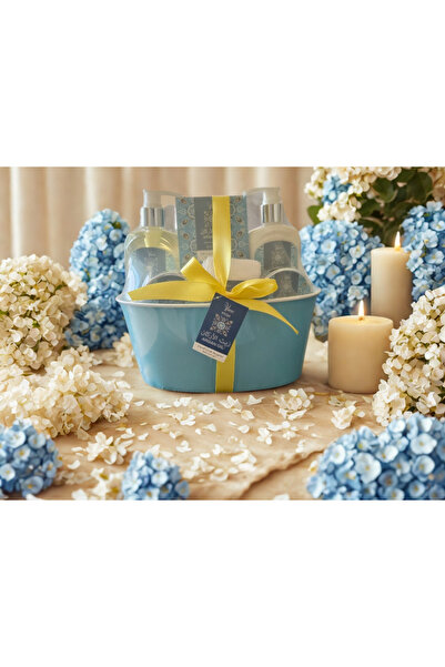 KATRİN Our beautifully curated Self-Care Gift Hamper