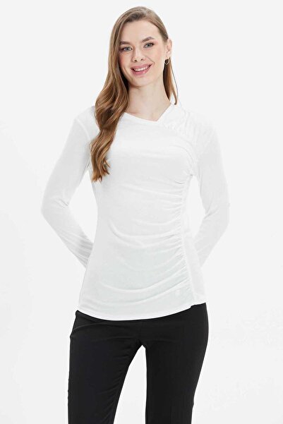 Selen Yakası Asimetrik Yanı Drapeli Penye Bluz / EKRU