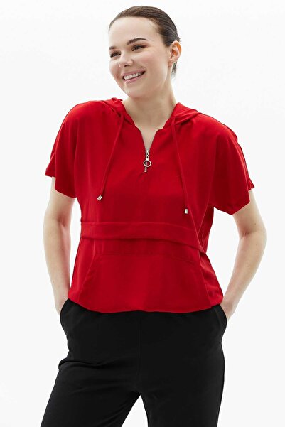 Selen Yakası Fermuarlı Kanguru Cep Bluz / KIRMIZI