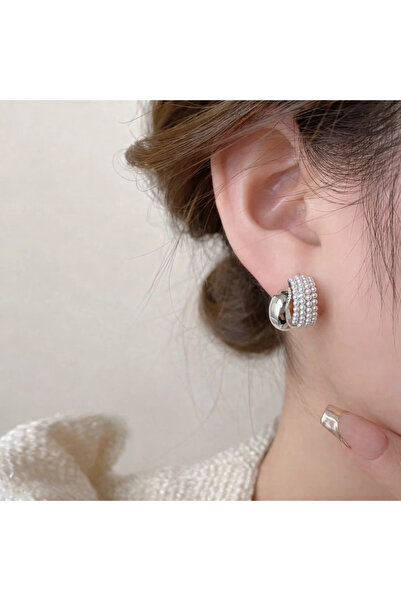 Siya Silver أقراط مسمارية من الفولاذ بتفاصيل لؤلؤية مزدوجة من سلسلة خاصة - 2....