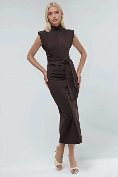 Hiccup Rochie midi BUSEM cu guler înalt și detaliu de legătură