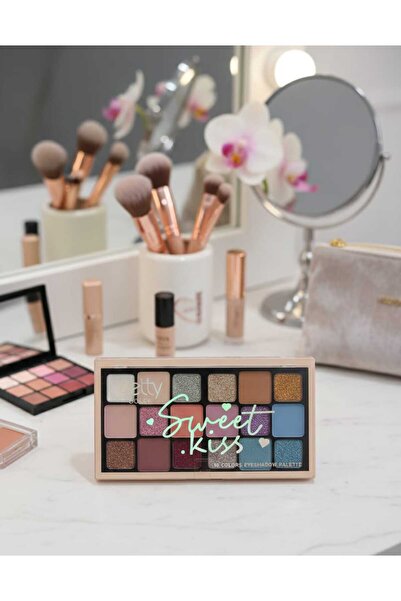 Kozmetik Sweet Kiss 18'li Mat ve Işıltılı Far Paleti