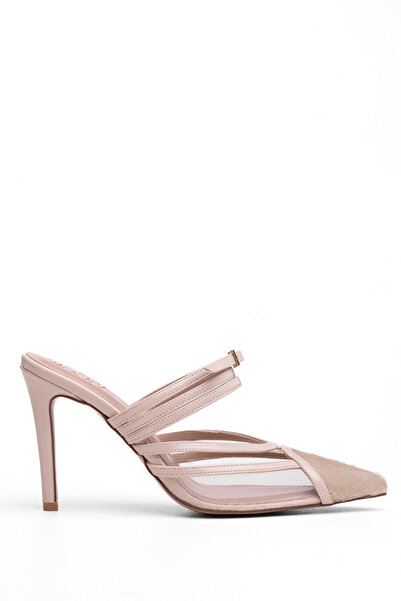 Tasarım أحذية نسائية بكعب عالي مع تفاصيل من الريش وأشرطة رفيعة متعددة - مجموع...