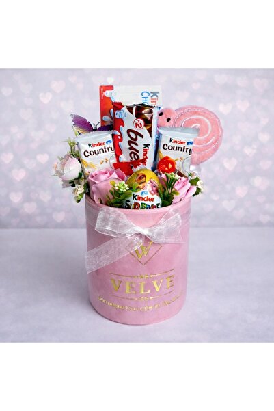 velve Gift arrangement for little girls - Kinder sweets, soap flowers and plu...