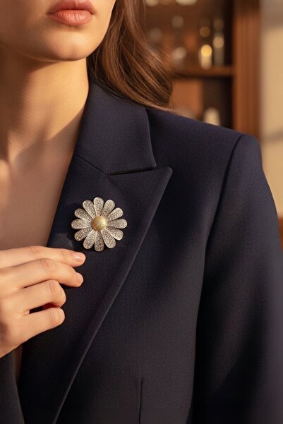 model aksesuar Taşlı Papatya Figürlü Metal Broş